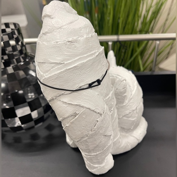 Halloween Black Cat πββ¬ Decor Mummy Cat with Tail in the Air Resin Figure NWT - Picture 3 of 5